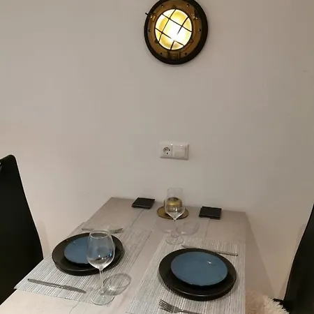 Apartment Tiny Mit Panoramaterrasse - Ausblick Ins Gruene Inklusive *