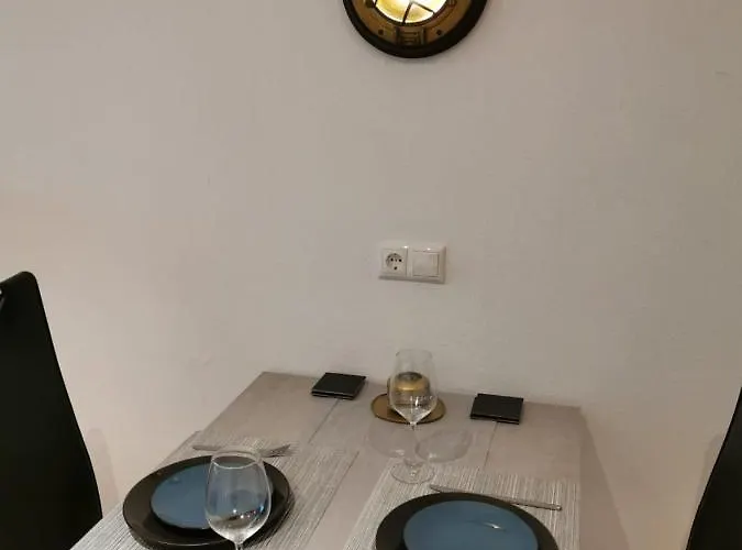 Appartement Tiny Mit Panoramaterrasse - Ausblick Ins Gruene Inklusive *